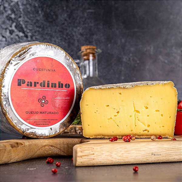 Cuestinha – Queijo Artesanal de Leite Crú – Peça 480G – Pardinho Artesanal
