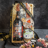CESTA DE PRESENTE – 2 QUEIJOS MEIA CURA + SALAME  E CERVEJA ARTESANAL